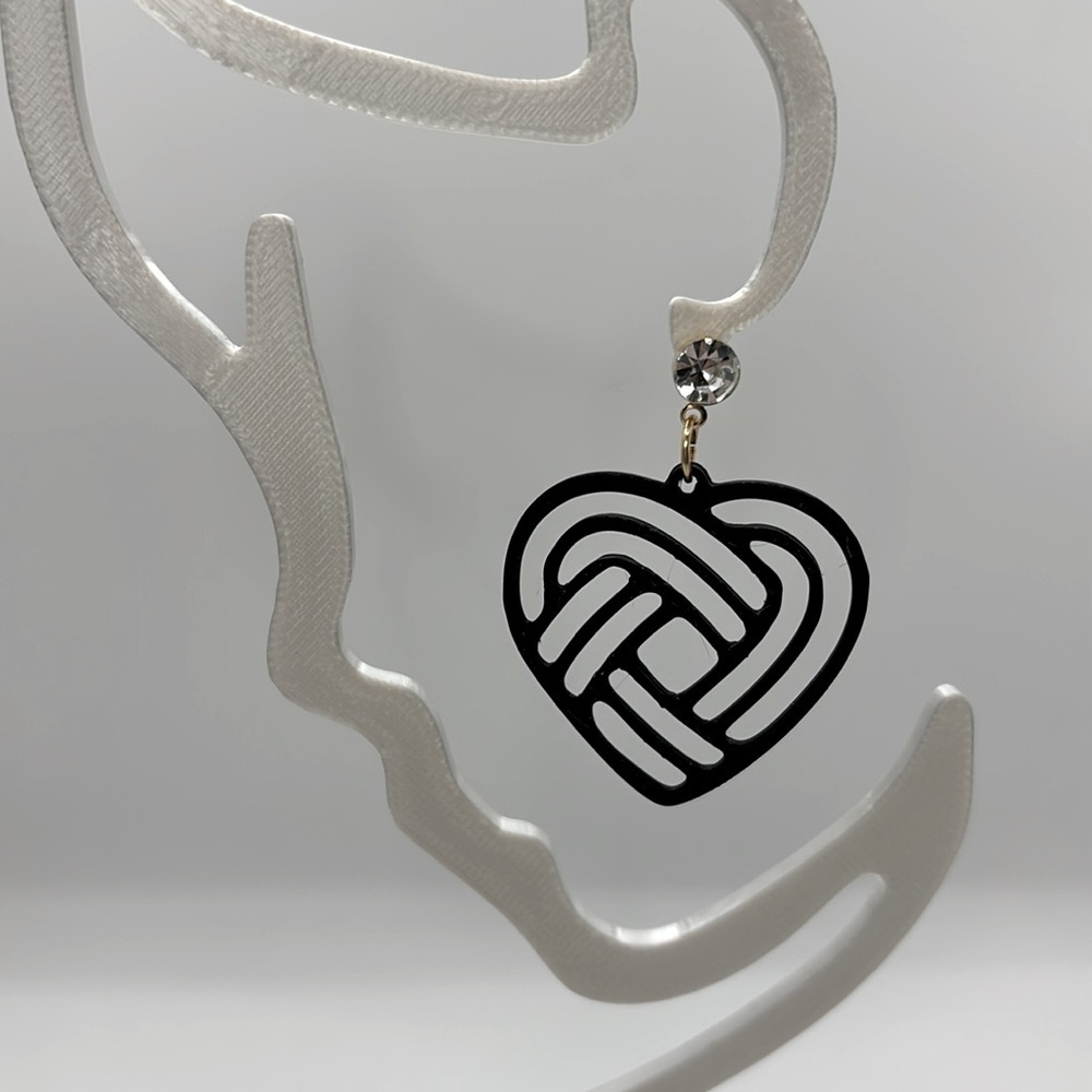 Black Heart Earrings - Picture 3 of 4
